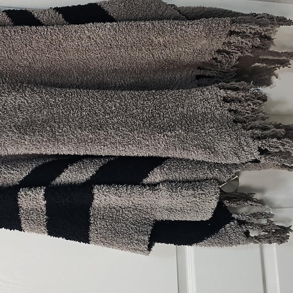 Barefoot Dreams Cozychic Beach Poncho Striped Fringe Gray Black One Size - Picture 7 of 11